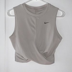 ❌ SOLD ❌ Nike crop top